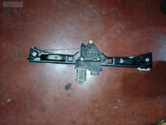 Peugeot Bipper cikma sol arka cam kirkosu