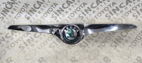 SKODA FABİA YETİ ÖN PANJUR NİKELAJI ÇIKMA ORJİNAL 5K0853633