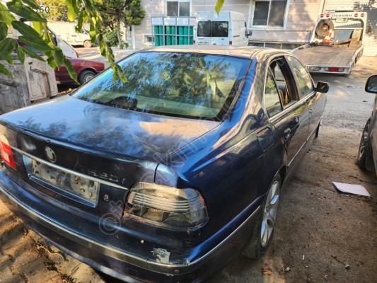 Bmw 520i arka tampon çıkma parça