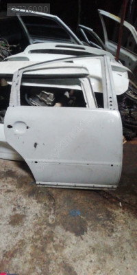 Volkswagen Passat B5 2000 sag arka kapı çıkma