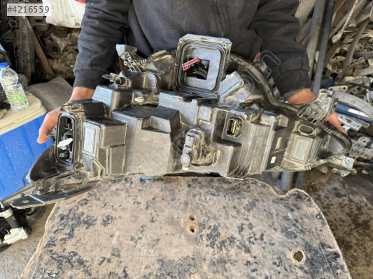 2021 2025 megan 4 sağ far ful led