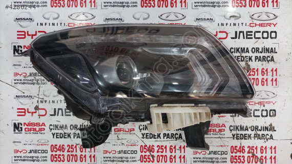NİSSAN NAVARA D23 SAĞ FAR ÇIKMA YEDEK PARÇA