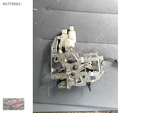 RENAULT MASTER 3 SÜRGÜLÜ KAPI KİLİDİ 826703236R 8200766631