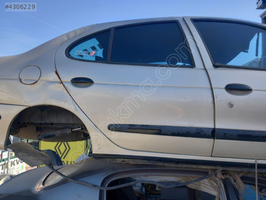 Renault megane 1 sağ arka kapı