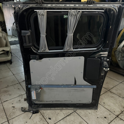 FORD CUSTOM SAĞ ARKA KAPI ÜÇEL OTO YEDEK PARÇA