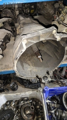 1053401098 BMW 5 kasa e34 şanzıman