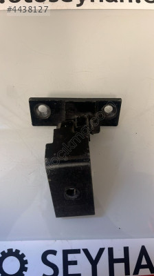 7068089 bmw 5 serisi E60 sol arka kapı alt menteşesi