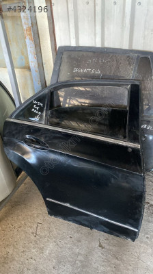 MERCEDES W212 E180 SAĞ ARKA KAPI OTO FEDAİ