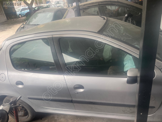 Peugeot 206 sağ ön kapı gri