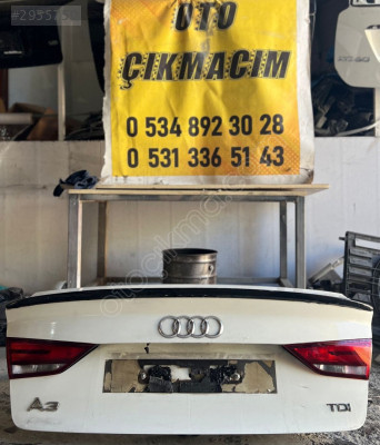 Audi A3 sedan hatasız dolu bagaj kapağı