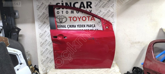 TOYOTA YARİS 2020 2025 SAĞ ÖN KAPI ÇIKMA ORJİNAL