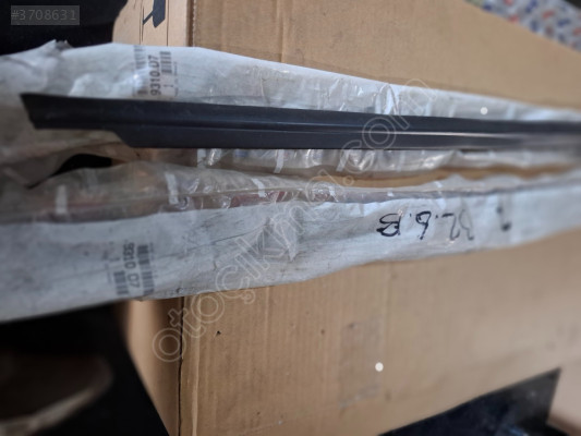 Citreon C3 ön kapı dış sıyrıcı sağ 9310D7