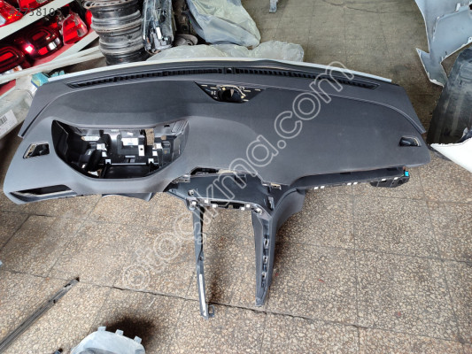 Peugeot 5008 ön torpido konsol