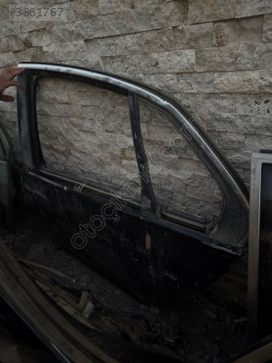 Jetta 2010 model sol arka kapı