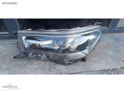 TOYOTA HİLUX ÇIKMA ORJİNAL SOL FAR LED