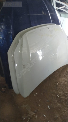 Wolksvagen Polo 2021 model on motor kaputu