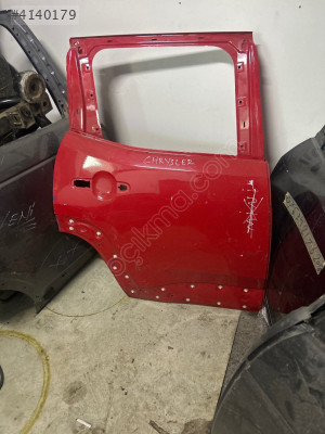 Jeep Renegade sağ arka kapı