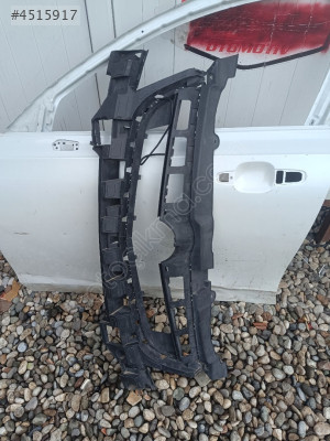 Opel Vectra C ön panjür alt plastiği