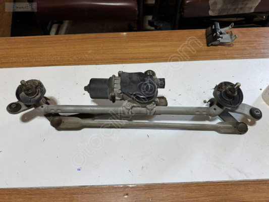 2015-19 NİSSAN QHASQAİ ÖN CAM SİLGİ MOTORU ORJ ÇIKMA
