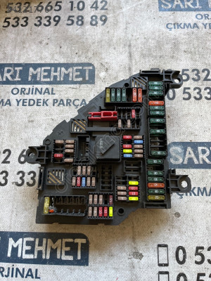 ÇIKMA BMW F10 9234423-01 923442301 SİGORTA KUTUSU