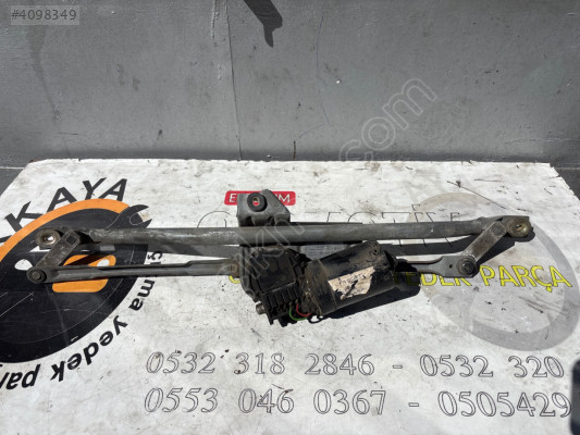 3397020438 AUDİ A4 çıkma ön cam silecek motoru ve mekanizması