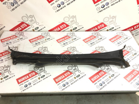 BMW G30 5 SERİ ÖN CAM IZGARASI ORJİNAL