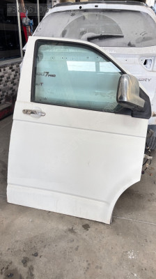 VW Transporter T5 2.5 Dizel Sağ ön kapı