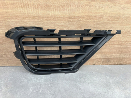 VOLKSWAGEN TOUAREG TAMPON IZGARASI SAG 7P6853666B
