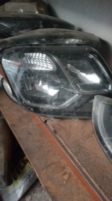 Orjinal Çıkma Dacia Duster Sağ Far - Düz Model