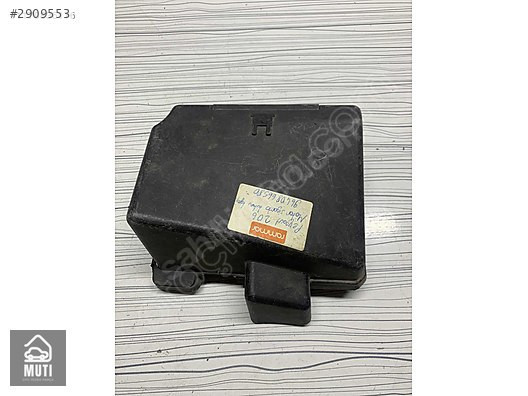 PEUGEOT 206 SİGORTA RÖLE KUTUSU KAPAĞI 9640866580