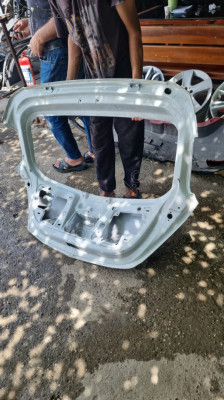 Opel Corsa kaput