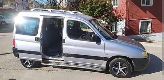 PEUGEOT PARTNER  SAĞ ARKA KAPI