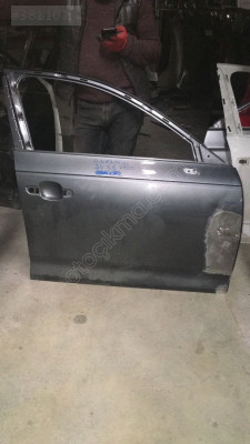 AUDİ A4 2019 SAĞ ÖN KAPI