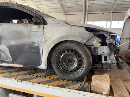 TOYOTA COROLLA 2013 2016 SAĞ ÖN ÇAMURLUK ÇIKMA ORJİNAL
