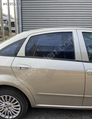 FİAT LİNEA SAĞ ARKA KAPI SÖKME HATASIZ