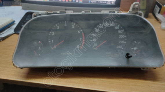 Toyota Corolla km saati 83200-1E140