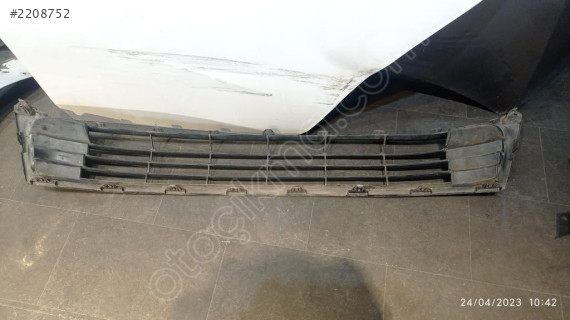 TOYOTA COROLLA 2013 2014 2015 2016 ÖN TAMPON IZGARASI ÇIKMA