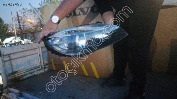 VOLVO V40 SAĞ ÖN FAR ORJİNAL ÇIKMA 2012-15