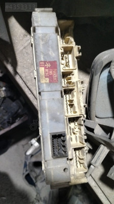 Mazda 323 (BA) 323C/323F/323S/323P sigorta kutusu