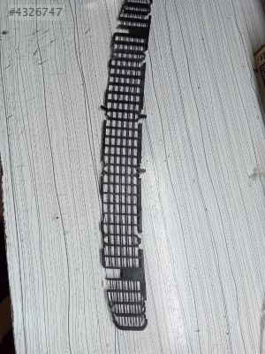 BMW Ön Cam Kaplama Izgarası 8 220 766 51/C