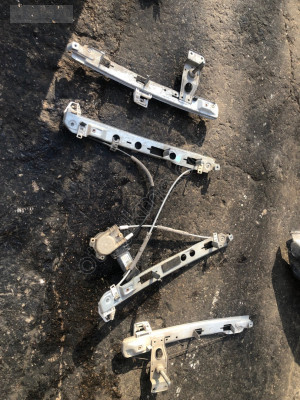 RENAULT MEGANE 2 CAM KİRKOLARI