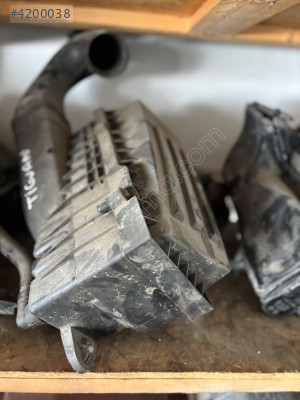 2014 TİGUAN 2.0 TDİ ÇIKMA ORJİNAL HAVA FİLTRESİ KUTUSU