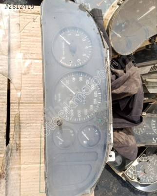 Mazda 323 kilometre saati