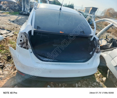 FORD FOCUS ARKA CAM OTO FEDAİ