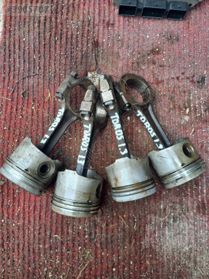 R12 - Toros (1.3) Piston / Piston Kolu