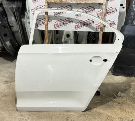 SKODA RAPİD BEYAZ SOL ARKA KAPI ORJINAL LOKALLİK