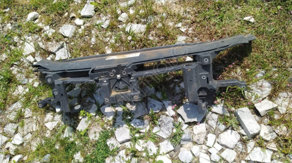 B7 ön panel çıkma