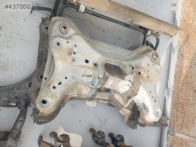 RENAULT TRAFİC 3 MOTOR BEŞİĞİ TRAVERS