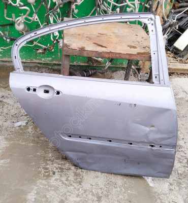 RENAULT FLUENCE SAĞ ARKA KAPI ÇIKMA ÇEVİK OTO