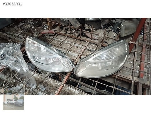 2005 RENAULT SCENİC 2 ADET FAR ÜNALLAR OTO YEDEK PARÇADA
